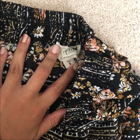 La Hearts Skirt - Picture 2 of 2